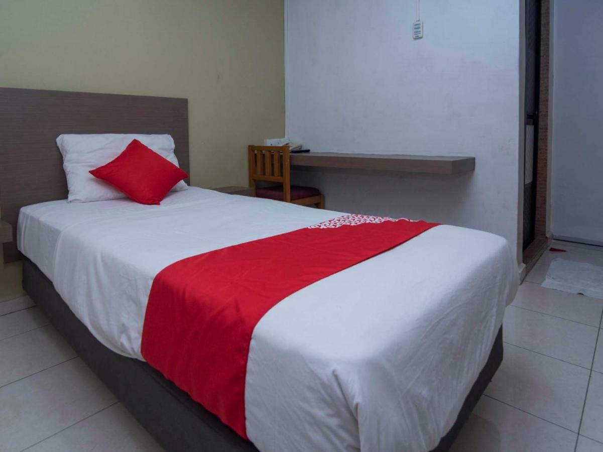 Oyo 434 Marbella Hotel Джохор-Бару Экстерьер фото
