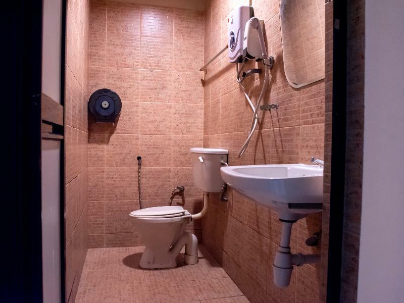 Oyo 434 Marbella Hotel Джохор-Бару Экстерьер фото