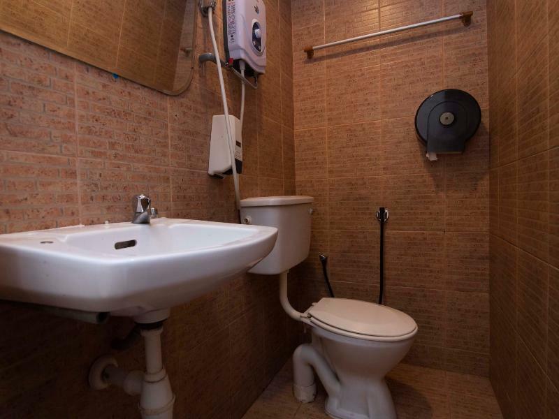 Oyo 434 Marbella Hotel Джохор-Бару Экстерьер фото
